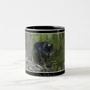 Förfölja den grå färgvargen & skogen som drick Två-Tonad mugg