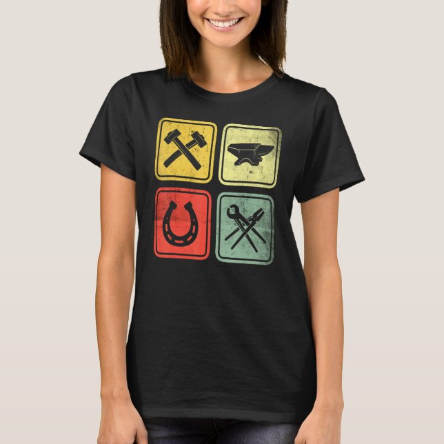Forged Hammer Forged Pliers Horseshoe Blacksmith T Shirt (Framsida)