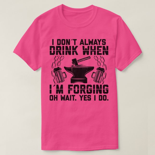 Forging Beer Blacksmith Blacksmithing Gift Ideas T Shirt (Design framsida)