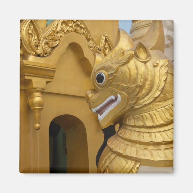 Förgylld lejonstaty vid tempel magnet (Framsidan)