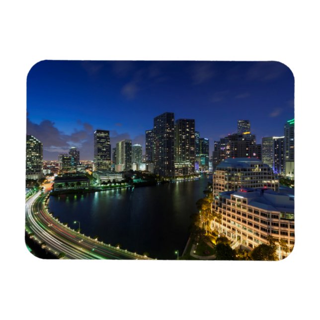 Förhöjd stadssilhuett från Brickell Key Magnet (Horisontell)