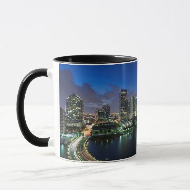 Förhöjd stadssilhuett från Brickell Key Mugg (Vänster)
