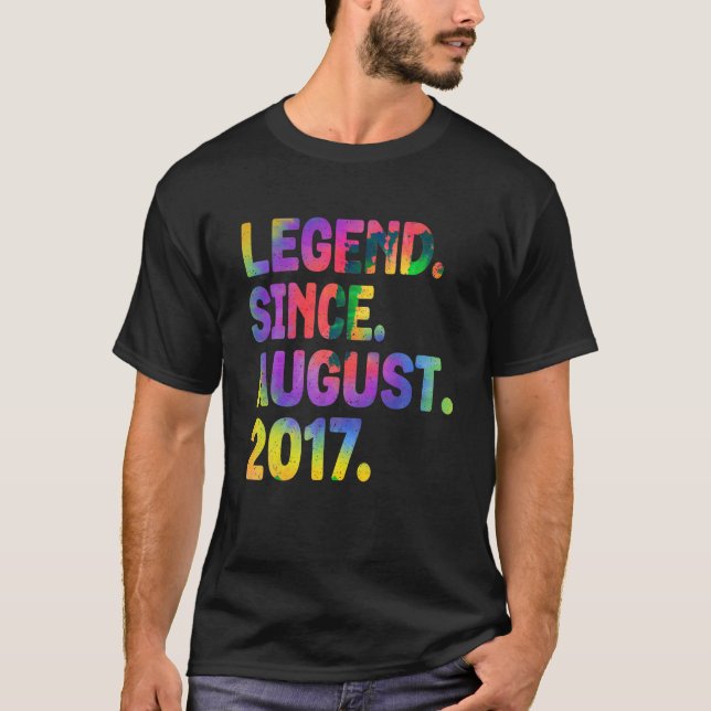 Förklaring sedan augusti 2017 6 år gammal Tie Dye  T Shirt (Framsida)