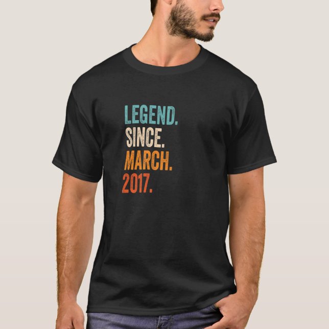Förklaring sedan mars 2017 6e födelsedag t shirt (Framsida)