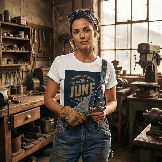 Förklaringar är födda i juni, ursprunglig kvalitet t shirt (Skapare uppladdad)