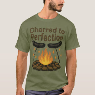 Förkolad till perfektion Rolig Hot Dog vid lägerel T Shirt