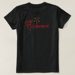 Förlöst med kors och hjärtan kristen t shirt