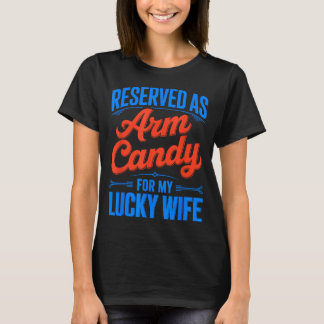 Förlovad fästmanpar reserverad som armprydnad för t shirt