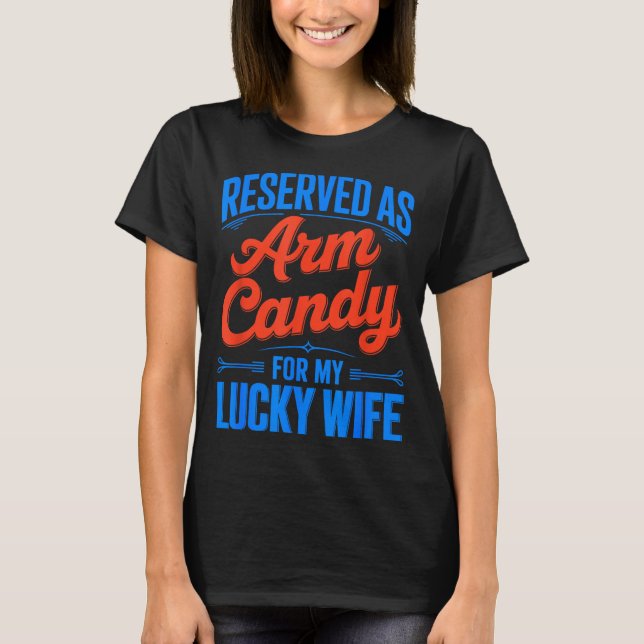 Förlovad fästmanpar reserverad som armprydnad för t shirt (Framsida)