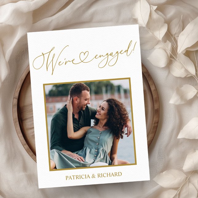 Förlovningsannons och spara datum-fotot meddelande (Skapare uppladdad)