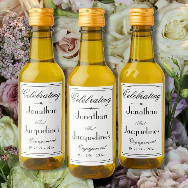 Förlovningsfest för Namn-Elegant Enkel vit Vinetikett (Engagement Party Favors - Elegant, Simple Black and White Mini Wine Bottle Labels.)
