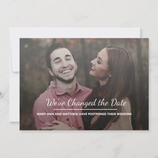 Förlovningsfoto med meddelande om uppskjuten bröll (Framsida)