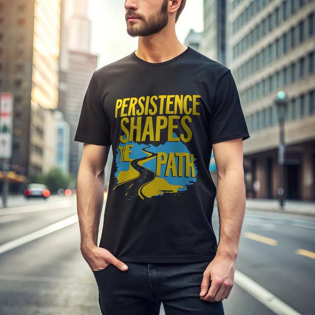 Forma ditt mål - vindar Väg typografi T Shirt (a man wearing a motivational t-shirt with a quote and graphic printed on it)
