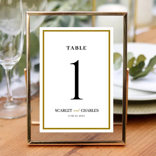 Formell Klassisk Svart Guld Monogram Bröllop Bordsnummer (Formal black and gold monogram table number adds a refined, cohesive touch to reception décor.)