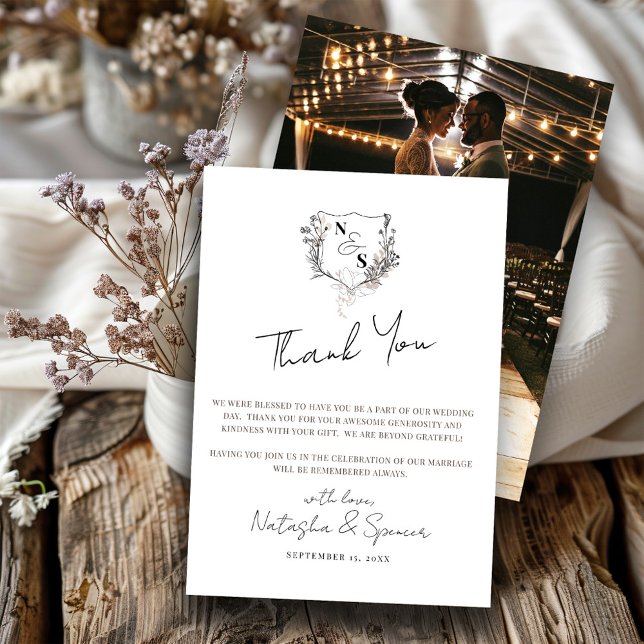 Formell svartvit Blommigt Vapensköld Monogram Bröl Tack Kort (Skapare uppladdad)