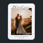 Formellt traditionellt foto Classic Elegant bröllo Magnet<br><div class="desc">Klassiskt stil bröllop tackar dig för att du har en magnet-fördel med en enkel och minimal svartvit design med en kombination av traditionell serif typsnitt och ett elegant-skript tillsammans med ditt datum i ett stort format för en modern beröring tillsammans med ditt favoritfoto. Denna elegant är underbar för ett formellt...</div>