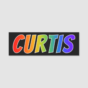 Förnamn "CURTIS": Rolig regnbågefärgläggning Namnbricka