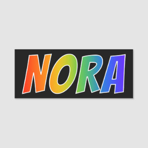 Förnamn "NORA": Rolig regnbågefärgläggning Namnbricka