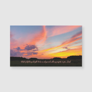Förnimbar inspirerande sotsolnedgång, fotografi, m