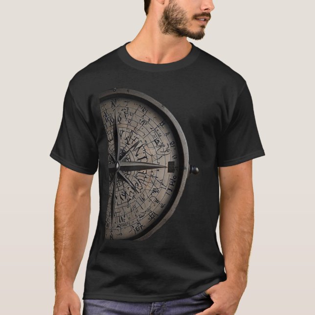 Forntida Mystisk Kompass T Shirt (Framsida)
