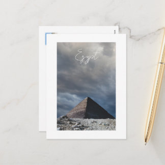 Forntida pyramid med stormig himmel, Egypten Helg Vykort