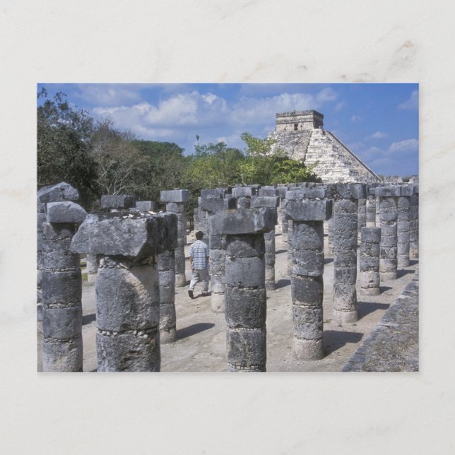 Forntida stenpelare i Chichen Itza. Centrala Vykort (Framsida)