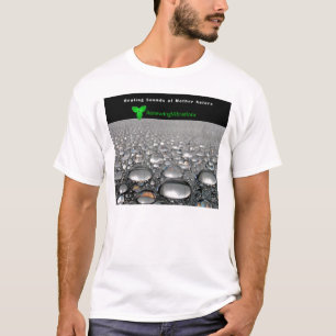 Förnya vibrationer. Rogivande skurkrollregn T-shirt