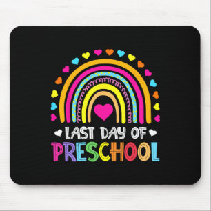 Förra dagen i Preschool School Rainbow Studenten T Musmatta