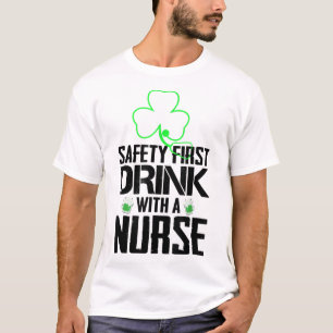 Försäkra dig först med en näring av Älskare St Pat T Shirt
