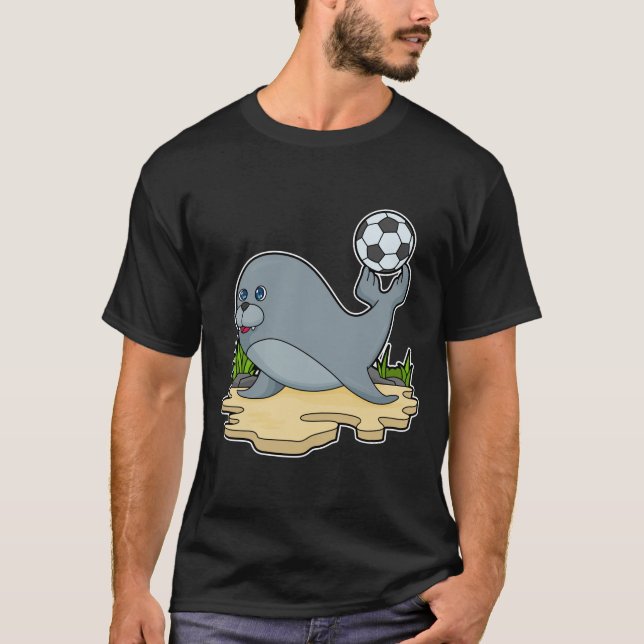 Försegla som fotbollsspelare med fotboll t shirt (Framsida)