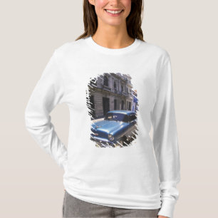 Försiktigt klassisk Chevrolet återställd från Tee