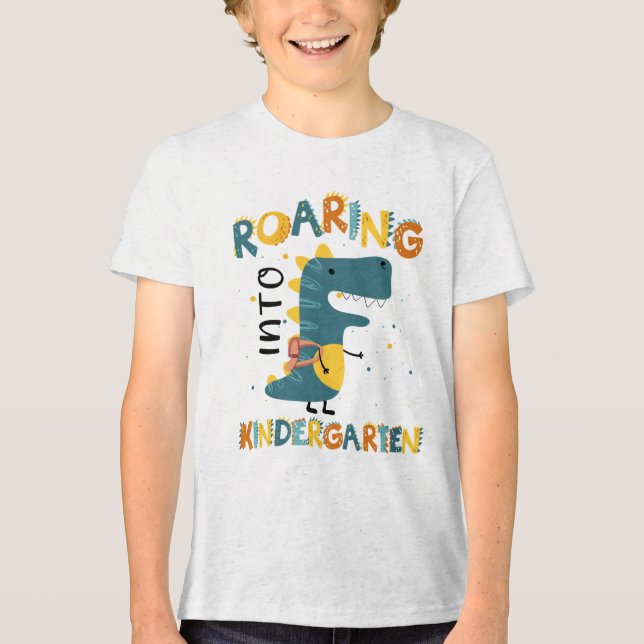 Förskole dinosaurie tillbaka till skolan t-shirt (Framsida)