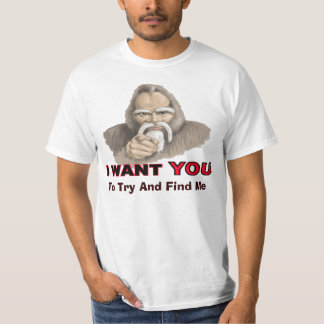 Försök och finner mig: Borta Squatchin T-tröja T-shirt