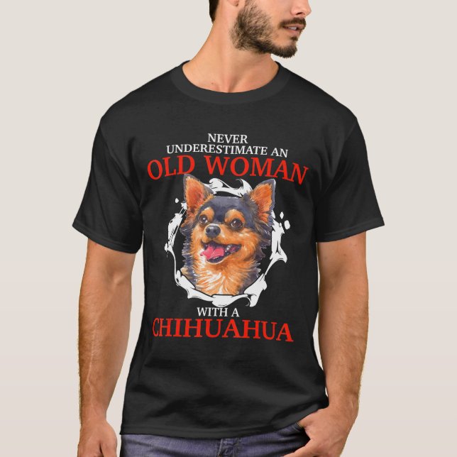 Förstå aldrig en gammal man med en Chihuahua T Shirt (Framsida)
