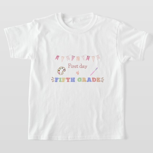 Första dagen för det femte Klass-temat T Shirt (Laydown)