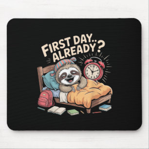 Första dagen redan_ Lounglarmklocka Rolig tillbaka Musmatta