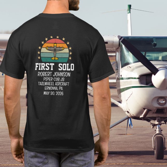 Första ensamflygande PILOT Retro Personlig T Shirt (Skapare uppladdad)