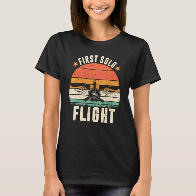 Första ensamma flygningen  Plan Flygplan Pilot Fly T Shirt (Framsida)