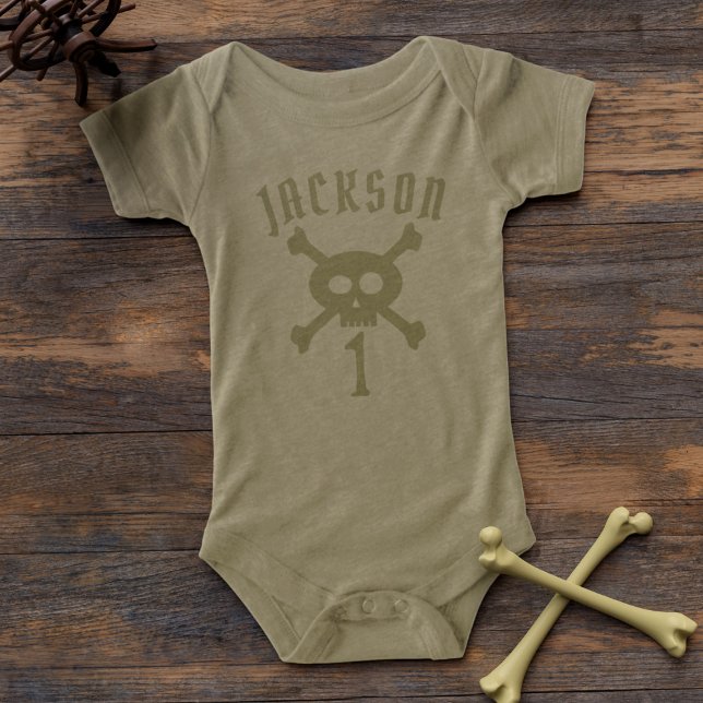 Första födelsedag Cute Pirat Boy Baby Bodydräkt Tee Shirt (Ahoy there! Just add yer little pirate's name and age to this cute baby bodysuit)