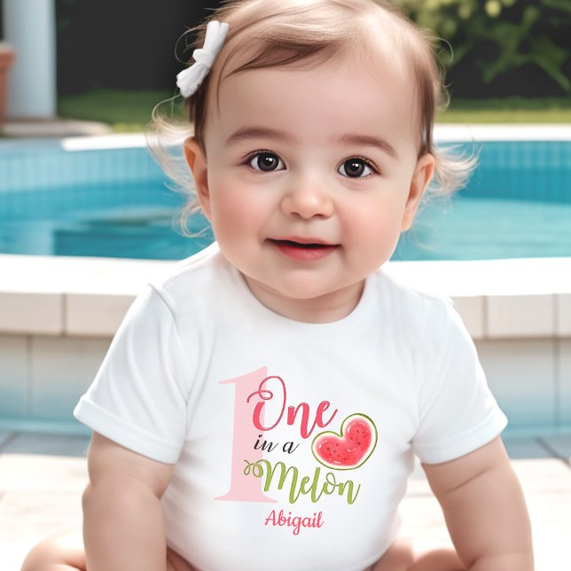 Första födelsedag flicka en i Melon Namn T Shirt (1st Birthday Girl One In A Melon Name Baby T-Shirt)