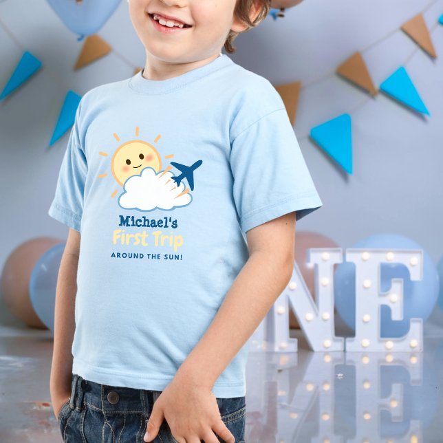 Första födelsedag Whimsical Airplane Sol & Cloud T Shirt (Skapare uppladdad)