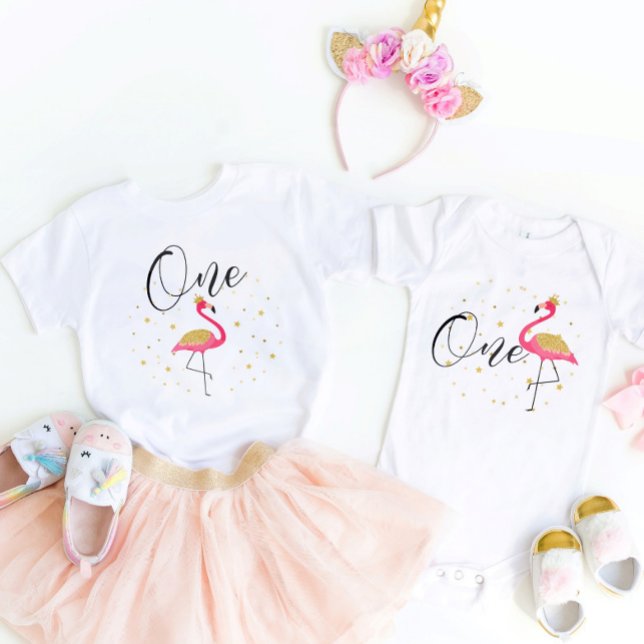Första födelsedagen med Flamingo Flicka T Shirt (Skapare uppladdad)