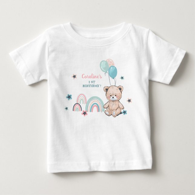 Första födelsedagen T-Shirts med söt nalle. (Framsida)