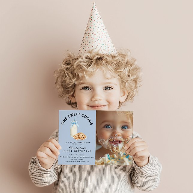 Första födelsedagsinbjudan till en sötad Cookie Bo Inbjudningar (One Sweet Cookie Boy First Birthday Photo Birthday )