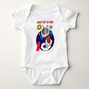 Första födelsedagsraket blastar iväg till ett barn t shirt