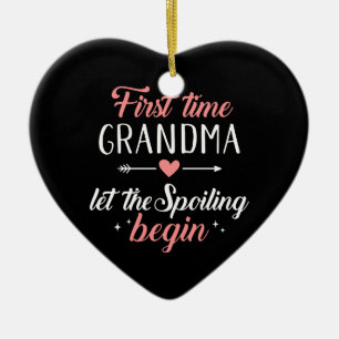 Första gången mormor låter nedbrytning börja julgransprydnad keramik