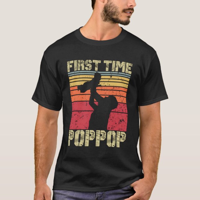 Första gången Poppop Est2023 Fars dag snart ska T Shirt (Framsida)