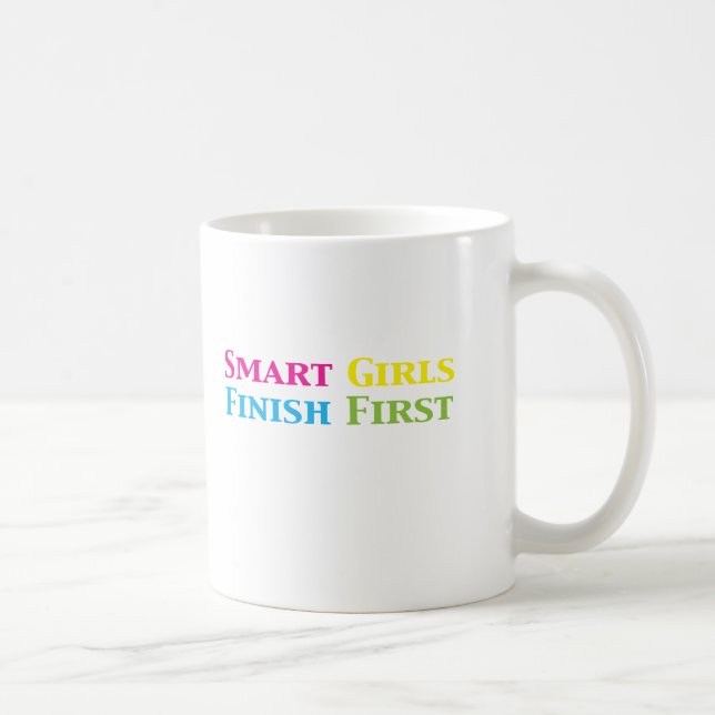 Första gåvor för smart flickafullföljande mig kaffemugg (Höger)