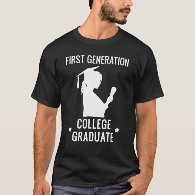 Första Generation Female College Student Proud Gra T Shirt (Framsida)