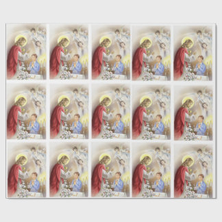 Första heliga nattvardsgång för pojken som slår in presentpapper